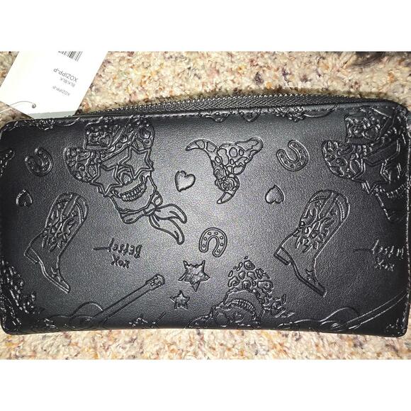 Betsey Johnson Black‎ Zip-Around Wallet with Embossed Design - Picture 8 of 10